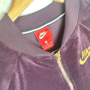 Nike Jacket Women's XL Velour Purple and Gold Trim‎ Long Sleeve Zip Up Retro Y2k